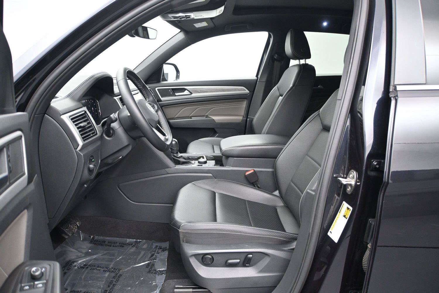 Used 2023 Volkswagen Atlas Cross Sport SE w/ Panoramic Sunroof Package AWD/4WD image 8