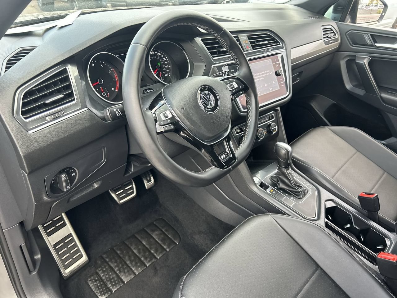 Certified 2021 Volkswagen Tiguan SE R-Line FWD image 15