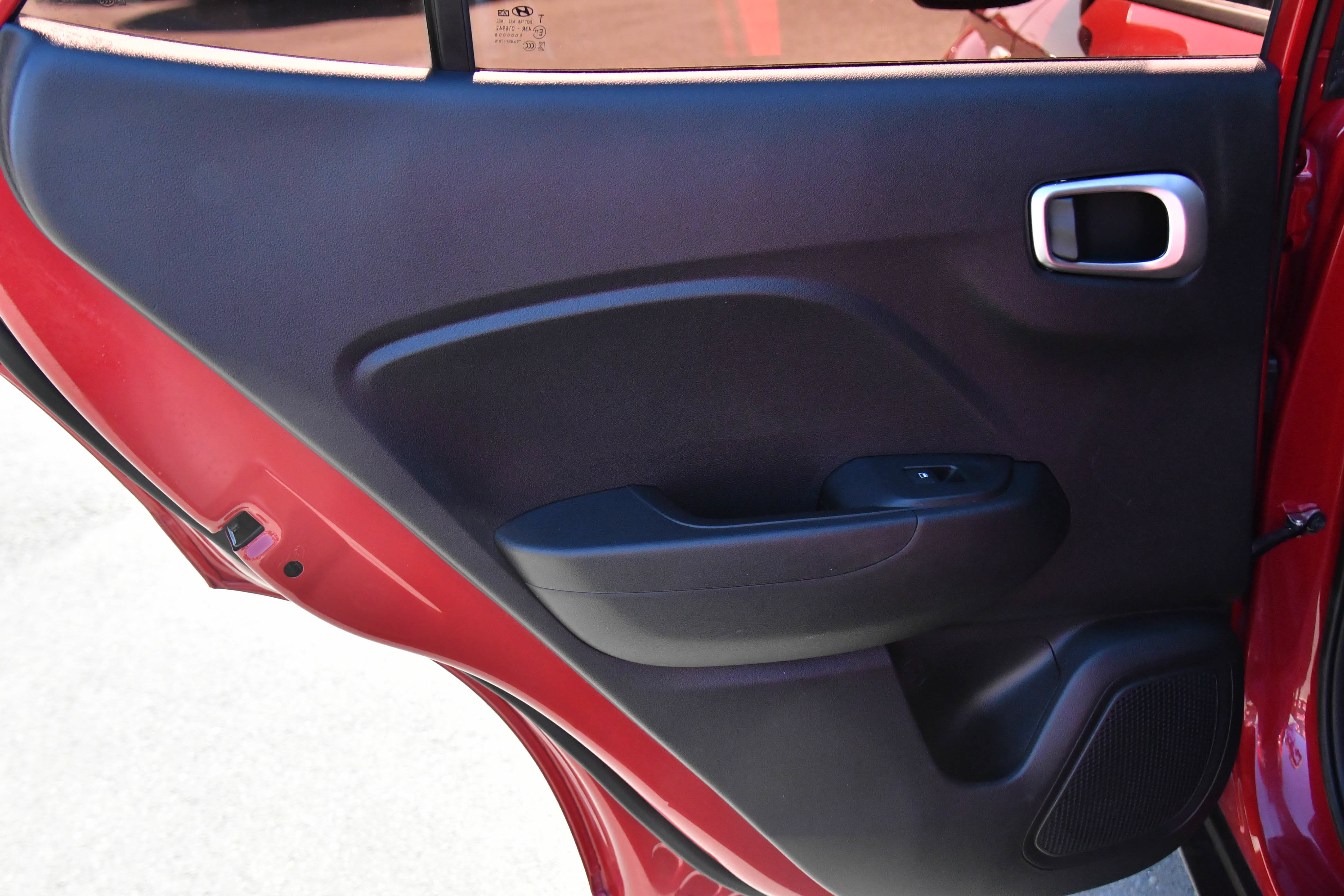 Used 2022 Hyundai Venue SE w/ Cargo Package FWD image 30
