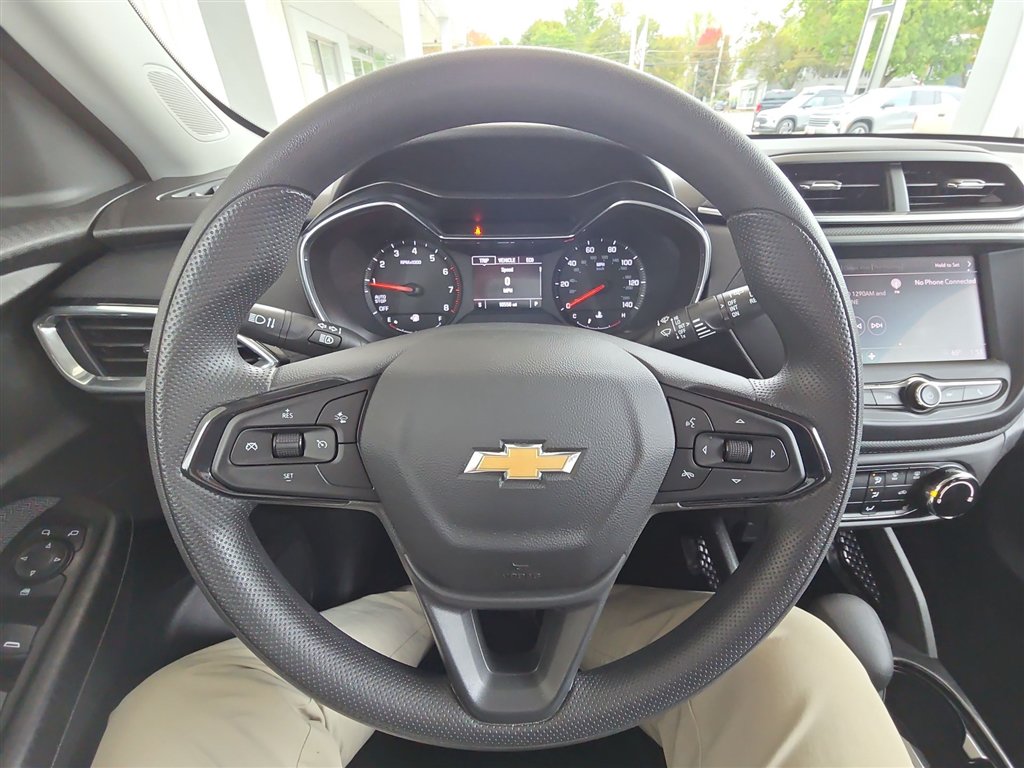 Used 2023 Chevrolet TrailBlazer LT FWD image 11