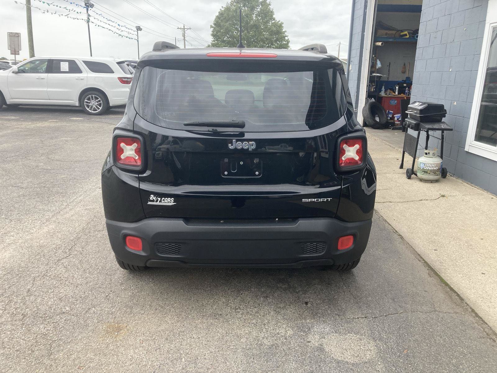 Used 2015 Jeep Renegade Sport w/ Power & Air Group FWD image 6