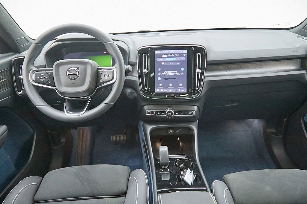 Certified 2023 Volvo C40 P8 Recharge Ultimate image 24