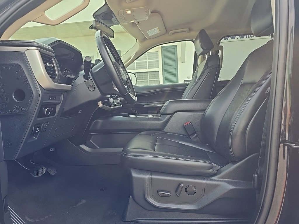 Used 2024 Ford Expedition Max XLT image 12