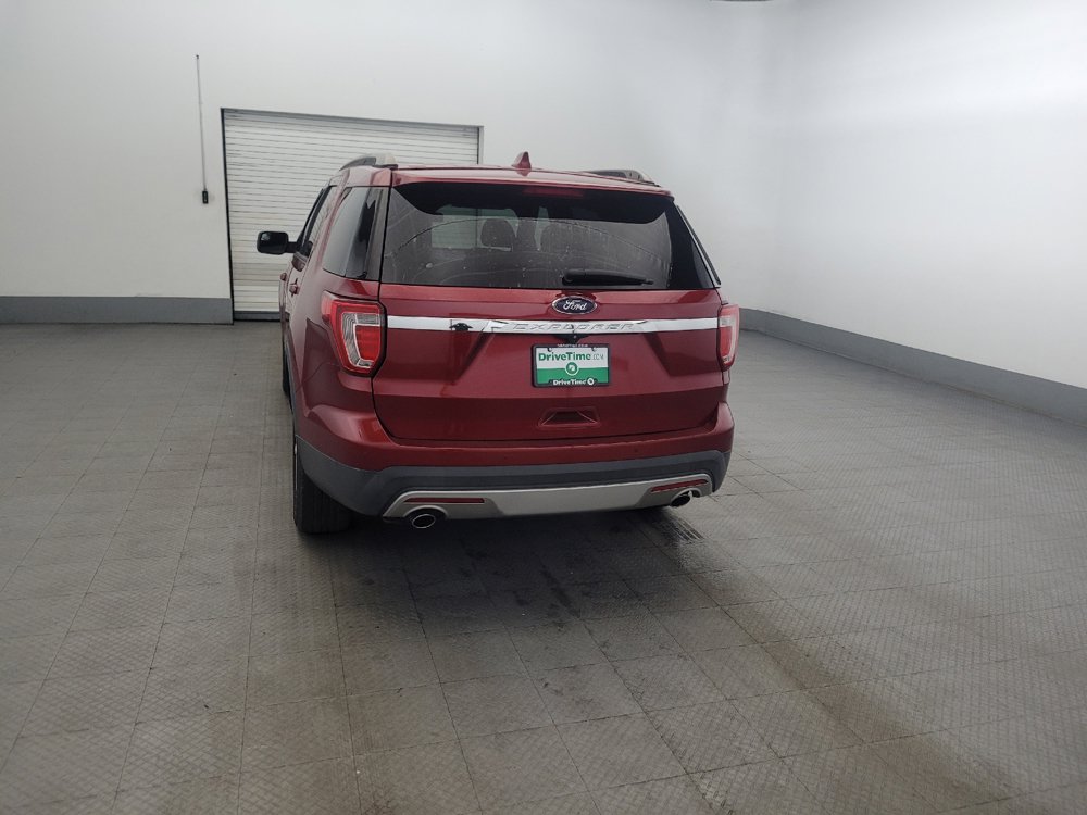 Used 2016 Ford Explorer XLT w/ Equipment Group 201A FWD image 6