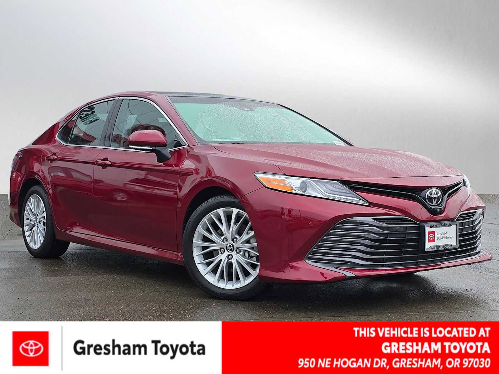 Certified 2018 Toyota Camry XLE image 1