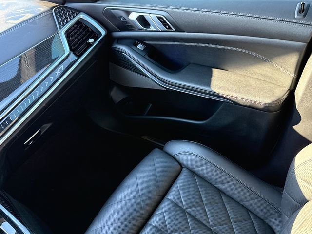 Used 2023 BMW X7 xDrive40i w/ M Sport Package image 17