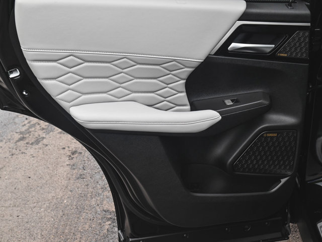 New 2025 Mitsubishi Outlander AWD image 14