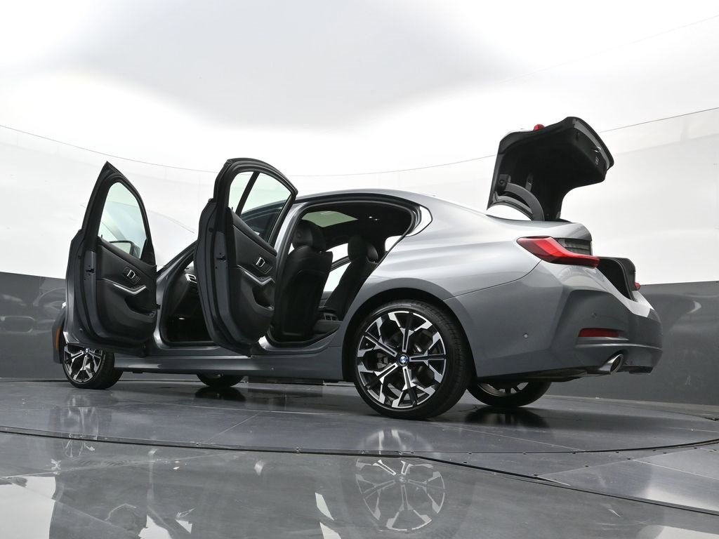 Used 2025 BMW 330i xDrive Sedan image 40