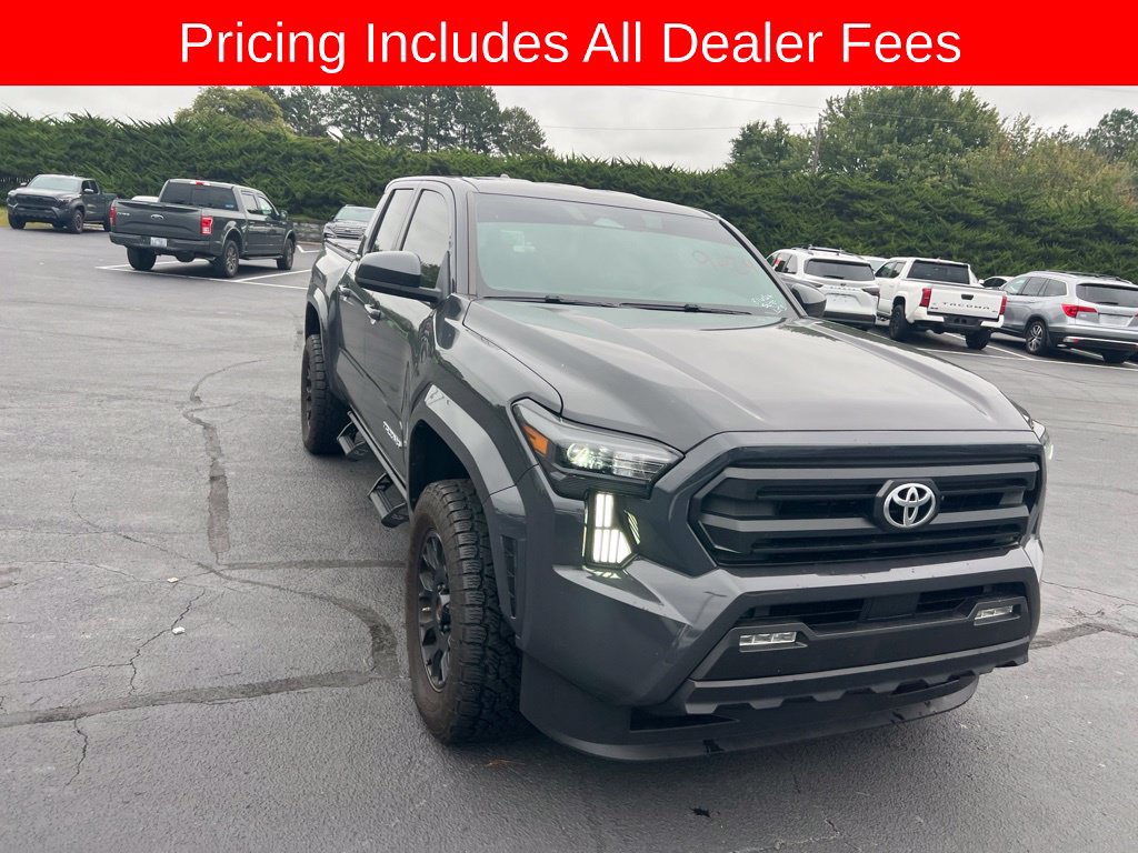 Used 2025 Toyota Tacoma SR5 AWD/4WD image 13
