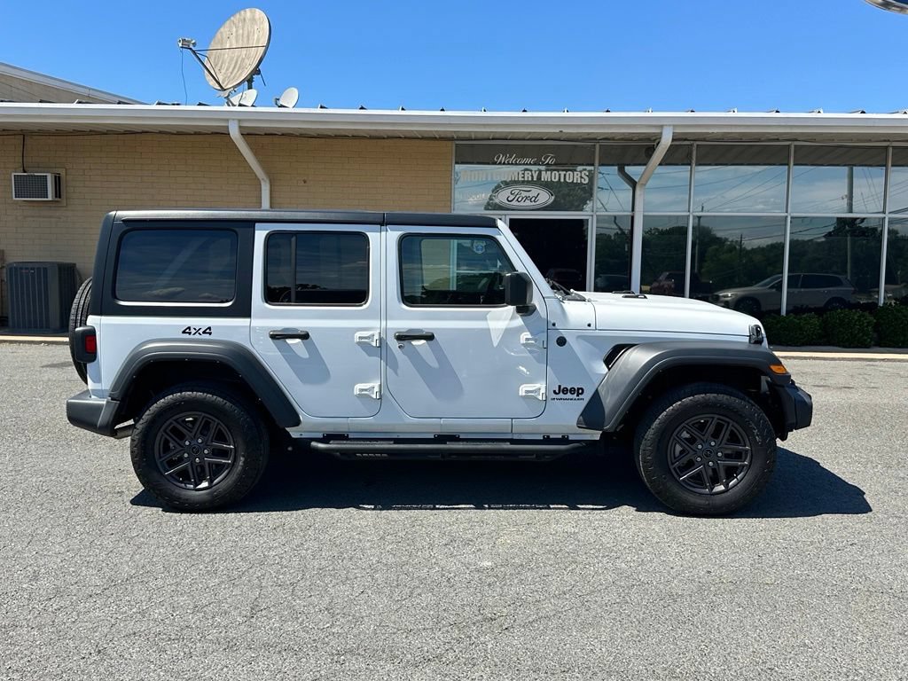 Used 2024 Jeep Wrangler Unlimited Sport AWD/4WD image 10