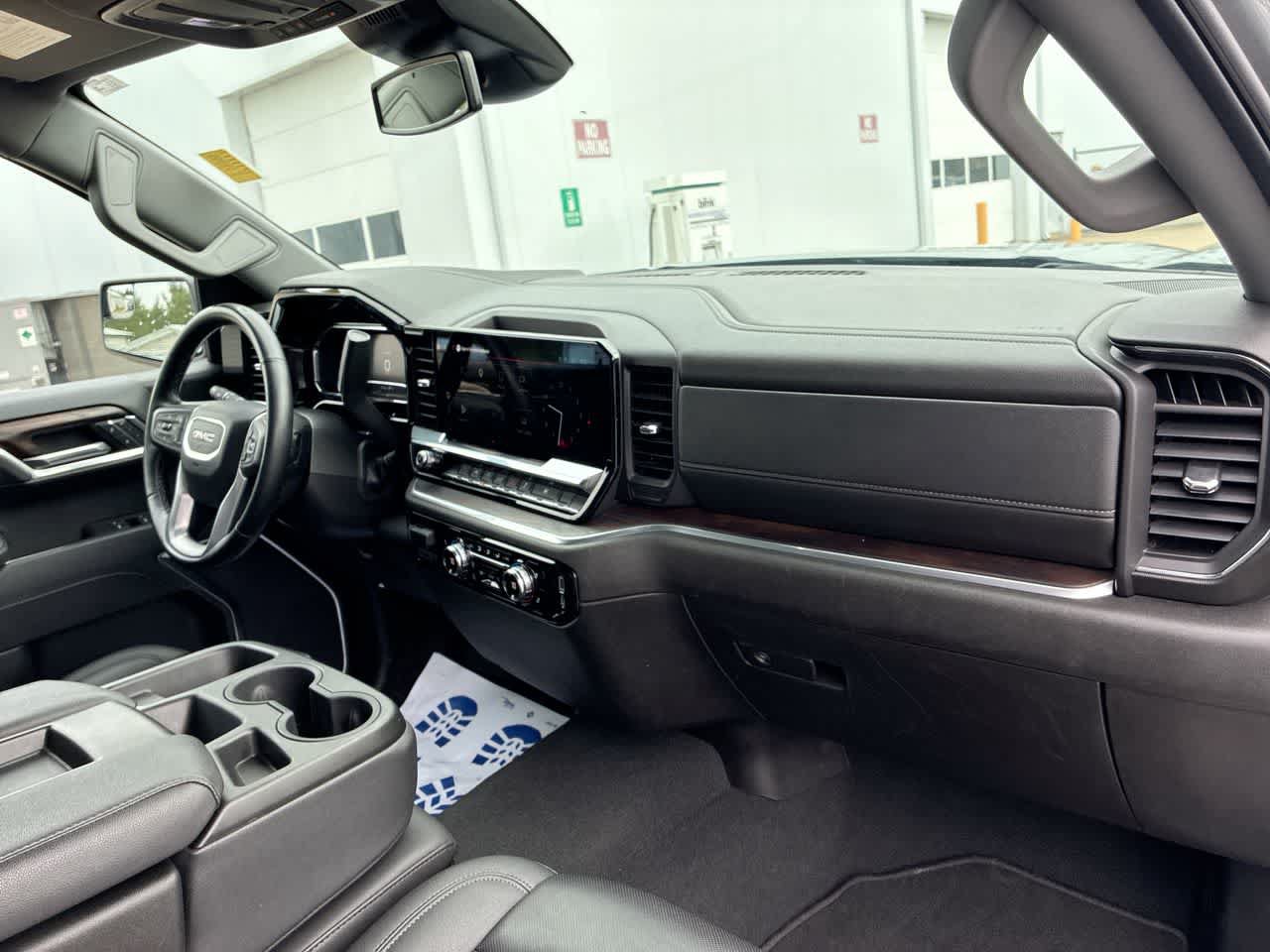 Used 2025 GMC Sierra 1500 SLT AWD/4WD image 28