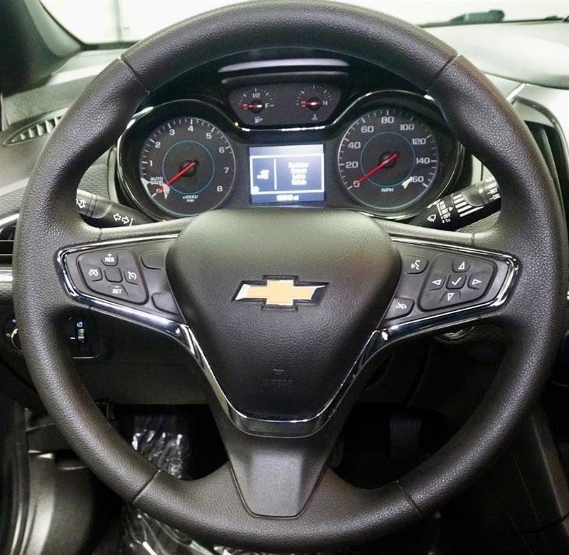 Used 2018 Chevrolet Cruze LT w/ Convenience Package FWD image 12