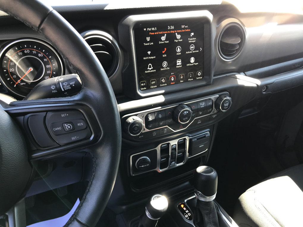 Used 2022 Jeep Gladiator Willys AWD/4WD image 15
