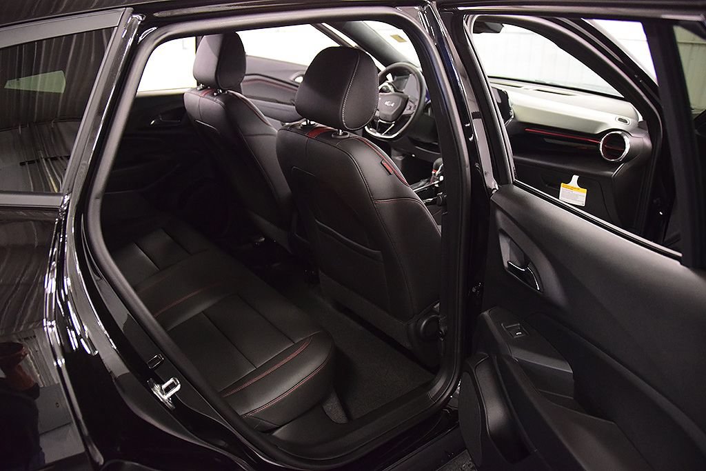 New 2026 Chevrolet Trax RS w/ Driver Confidence Package FWD image 30