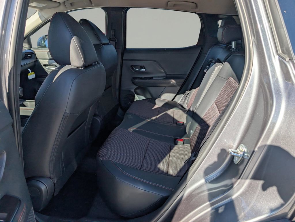 New 2025 Nissan Kicks SR image 14