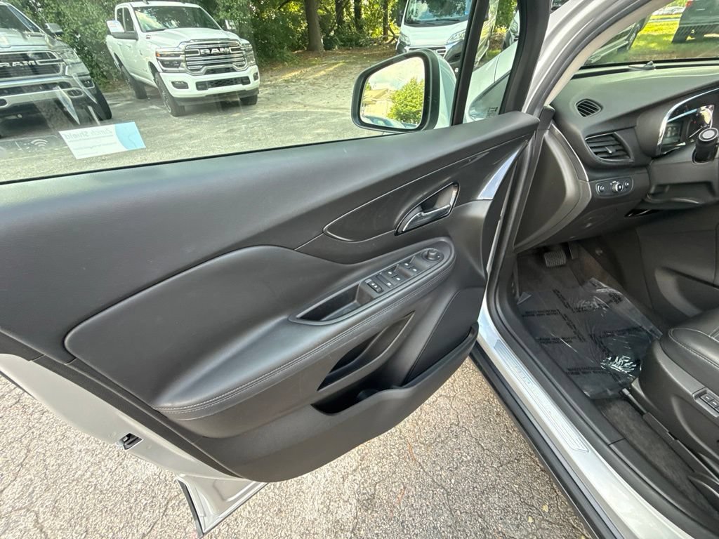 Used 2017 Buick Encore Essence w/ Experience Buick Package FWD image 15