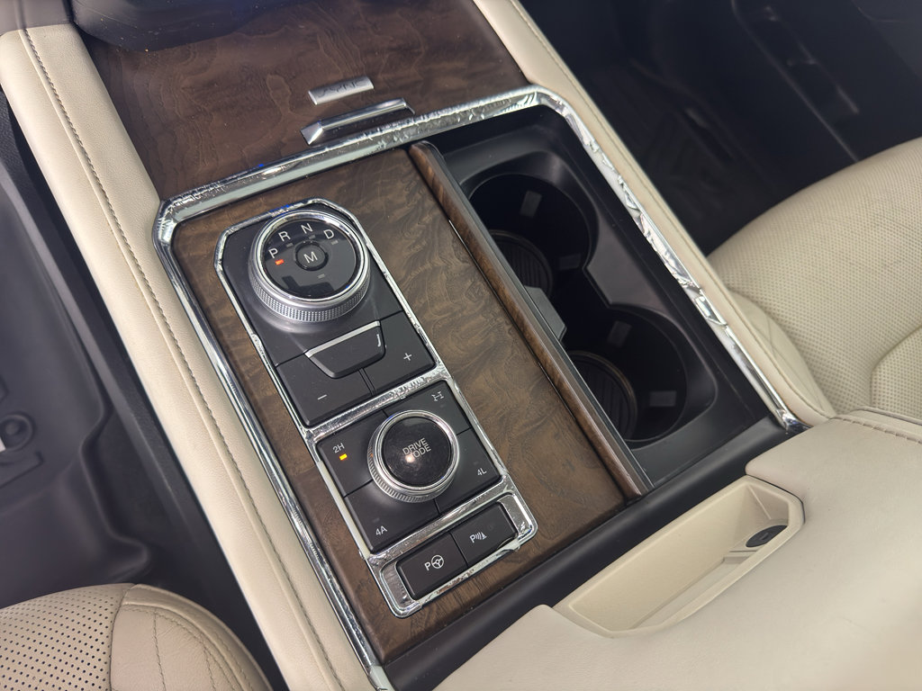 Used 2018 Ford Expedition Platinum AWD/4WD image 25