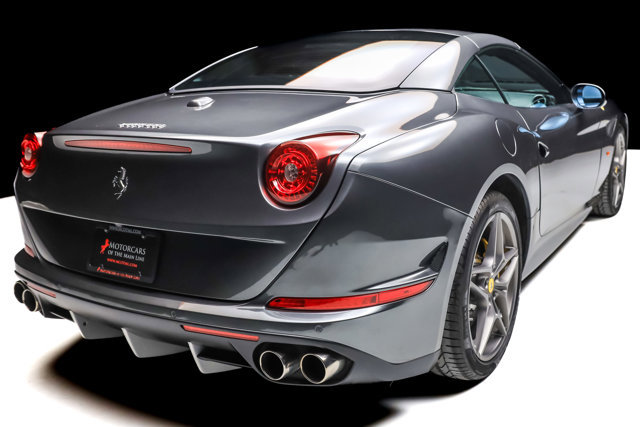 Used 2016 Ferrari California T image 37