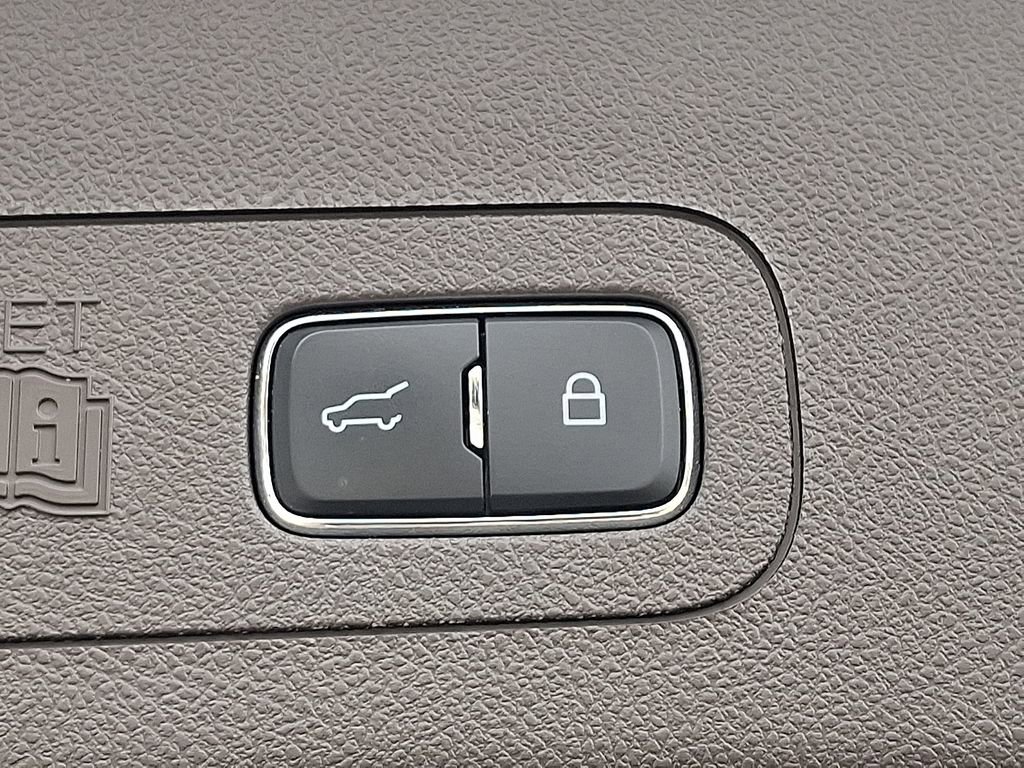 Used 2023 Lincoln Aviator Reserve w/ Equipment Group 201A AWD/4WD image 29