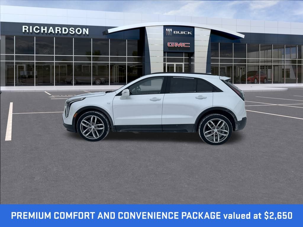 Used 2022 Cadillac XT4 Sport image 2