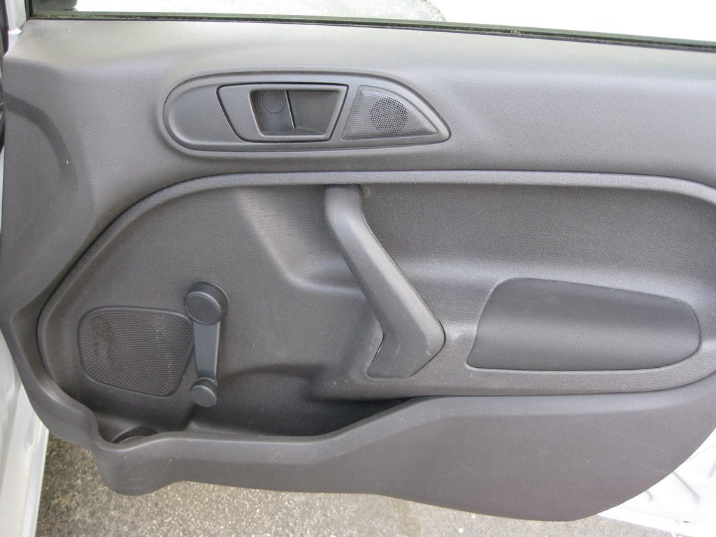 Used 2016 Ford Fiesta S image 33