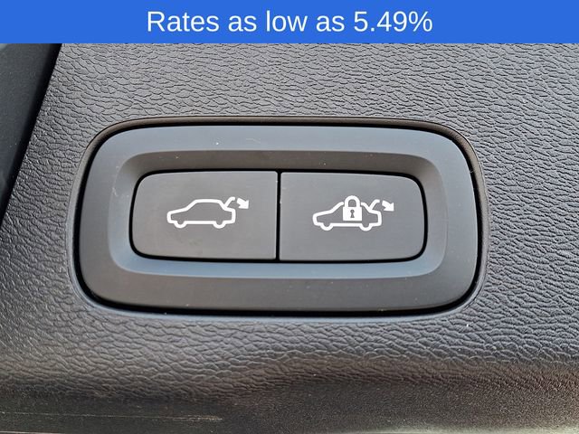 Certified 2022 Volvo XC60 B5 Momentum w/ Climate Package image 33