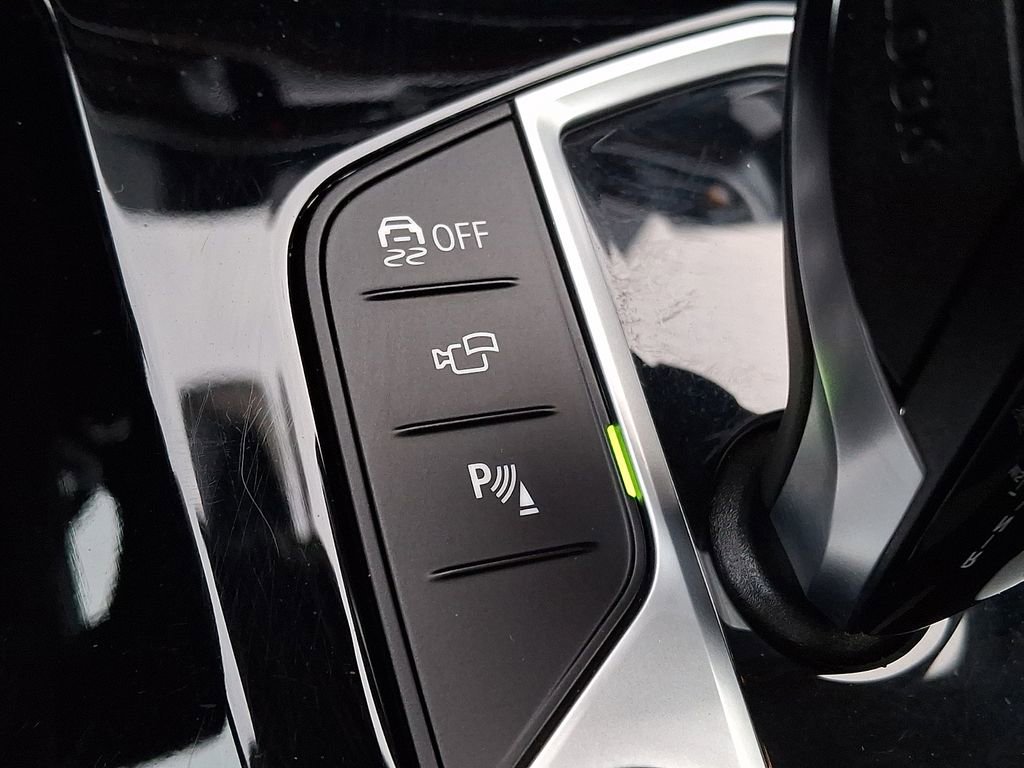 Certified 2024 BMW X4 M40i w/ Premium Package image 21