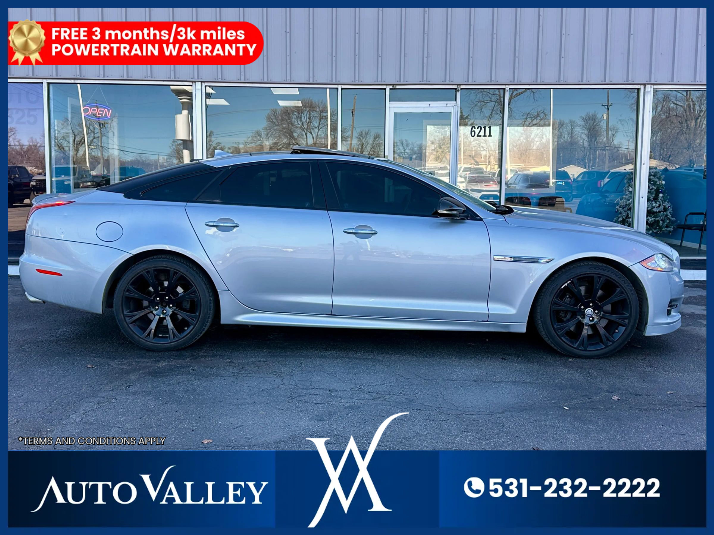 Used 2015 Jaguar XJ AWD image 8