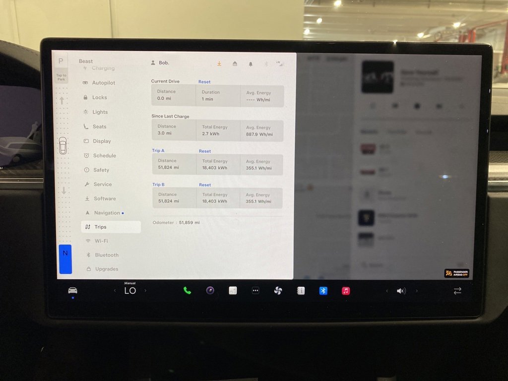 Used 2021 Tesla Model S Plaid image 13