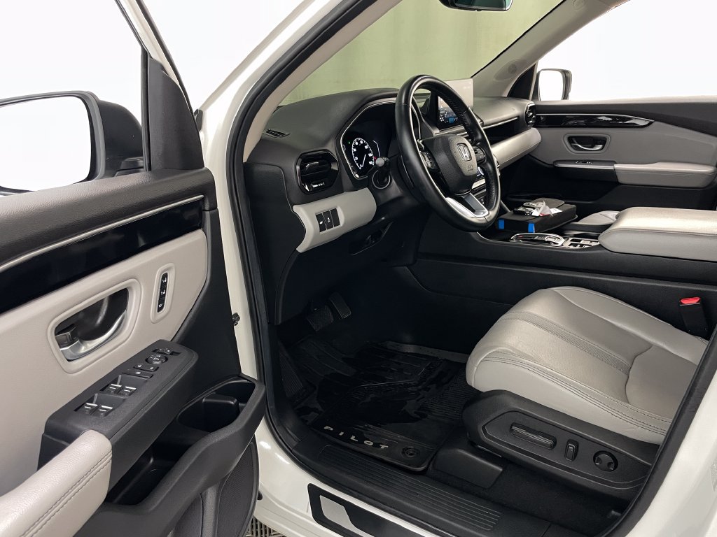 Used 2025 Honda Pilot EX-L image 23