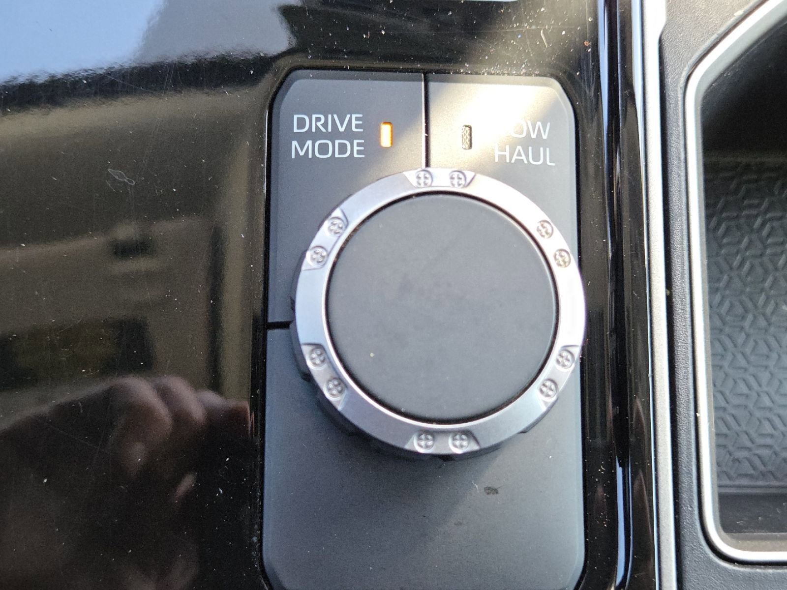 Used 2022 Toyota Tundra SR5 w/ Convenience Package image 9