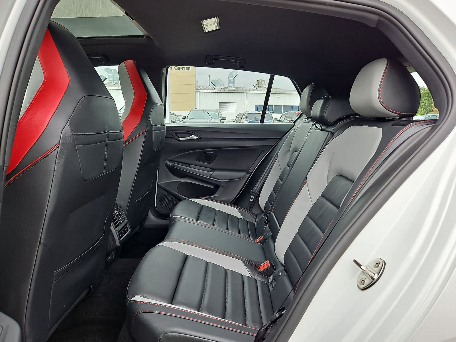 Used 2024 Volkswagen GTI Autobahn FWD image 31