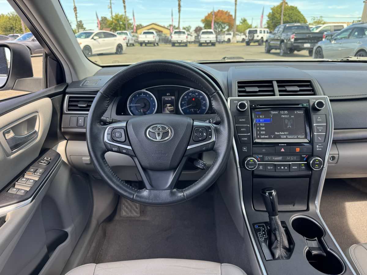 Used 2017 Toyota Camry XLE w/ Convenience Package FWD image 23