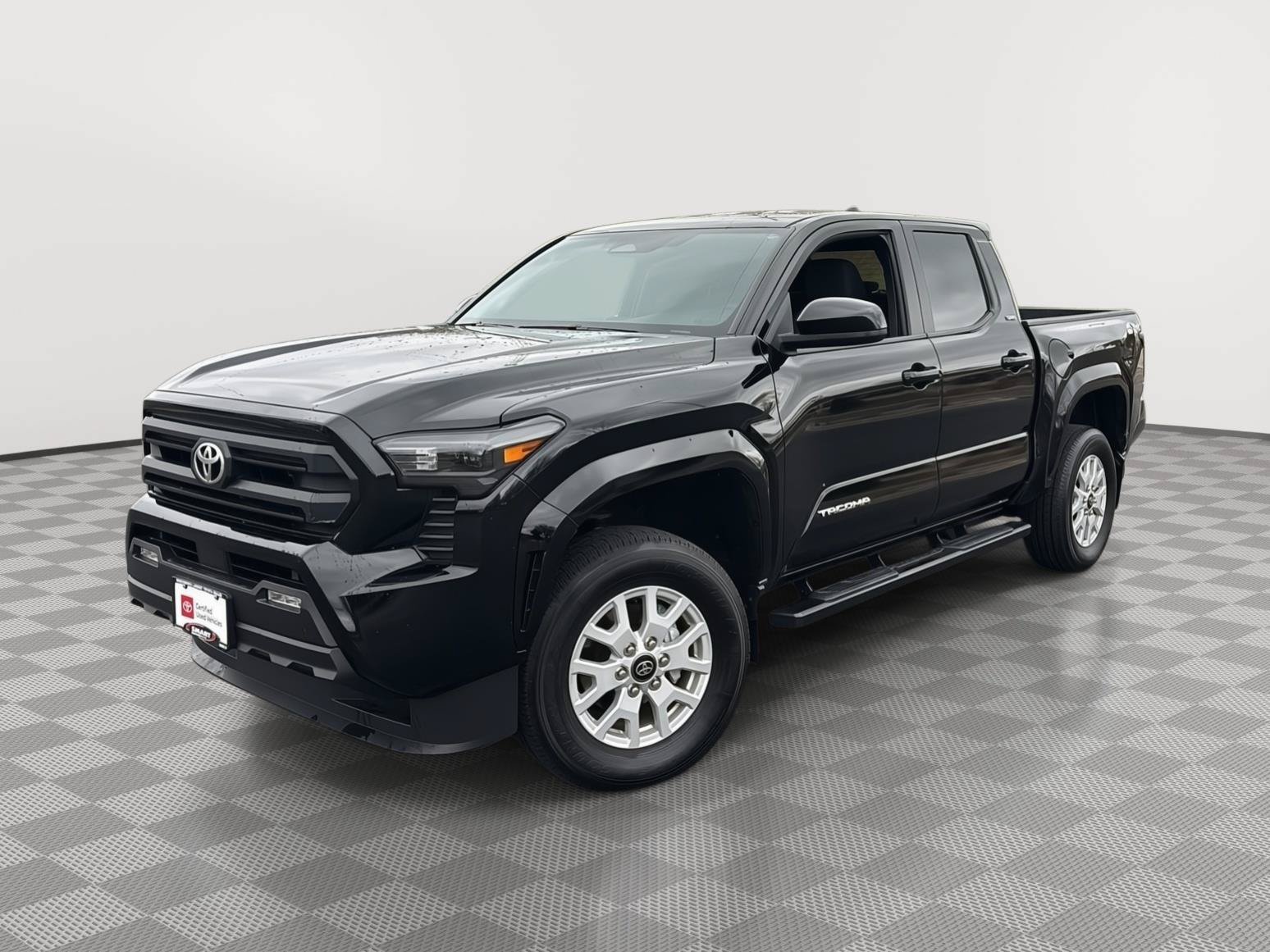Used 2024 Toyota Tacoma SR5 AWD/4WD image 1