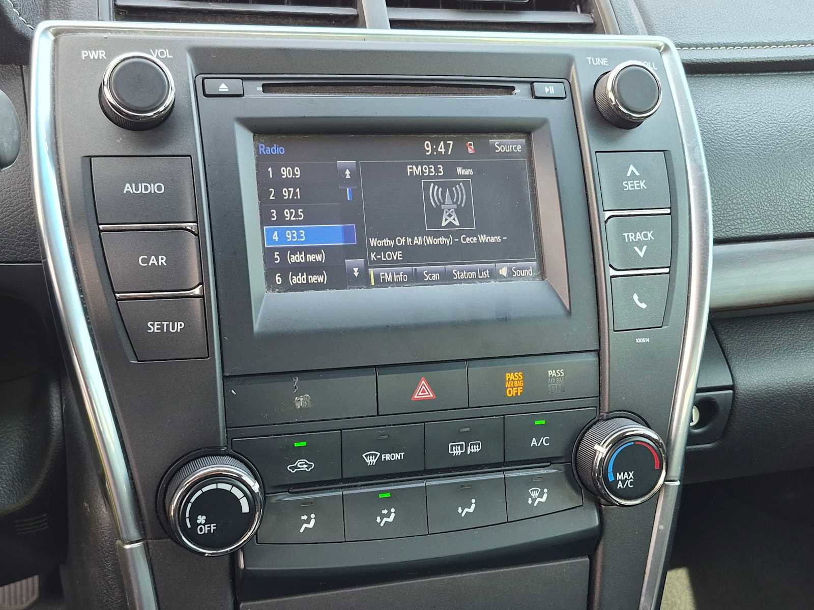 Used 2017 Toyota Camry LE FWD image 32