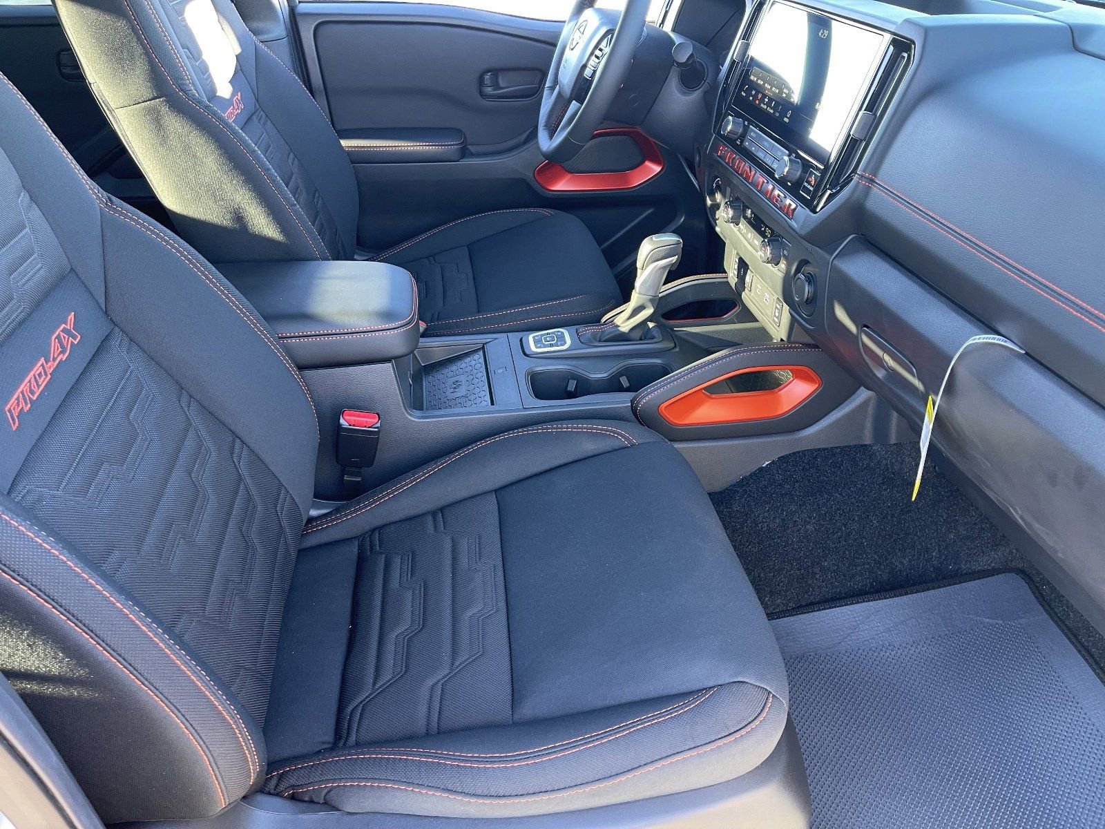 New 2026 Nissan Frontier PRO-4X w/ Pro-4x Convenience Package image 12