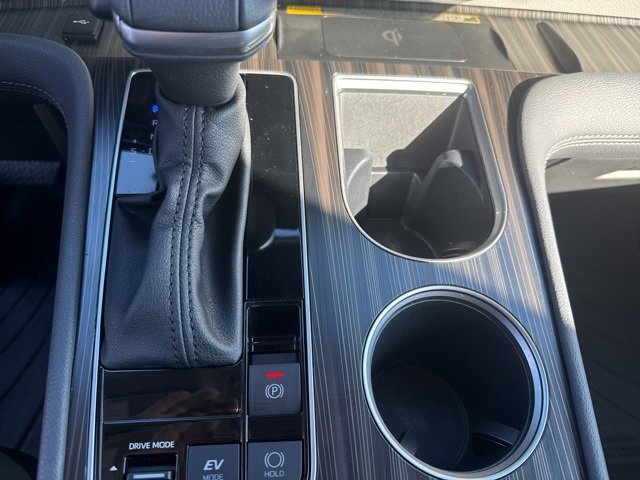 Used 2023 Toyota Sienna Limited image 20