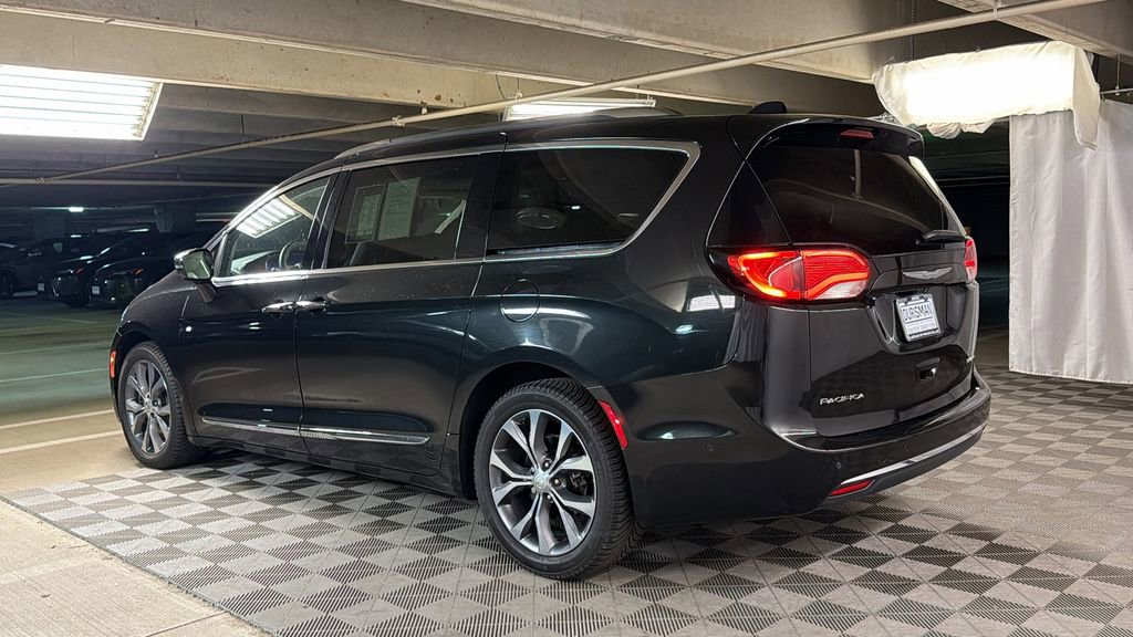 Used 2017 Chrysler Pacifica Limited FWD image 6