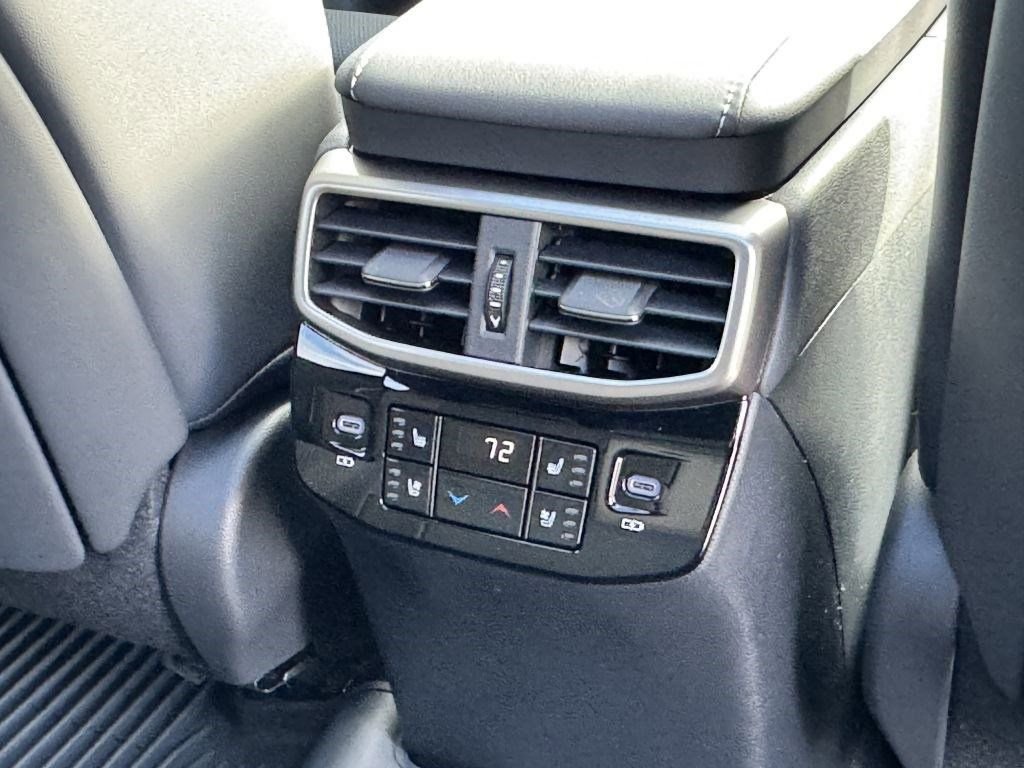 New 2026 Lexus RX 450h AWD image 17