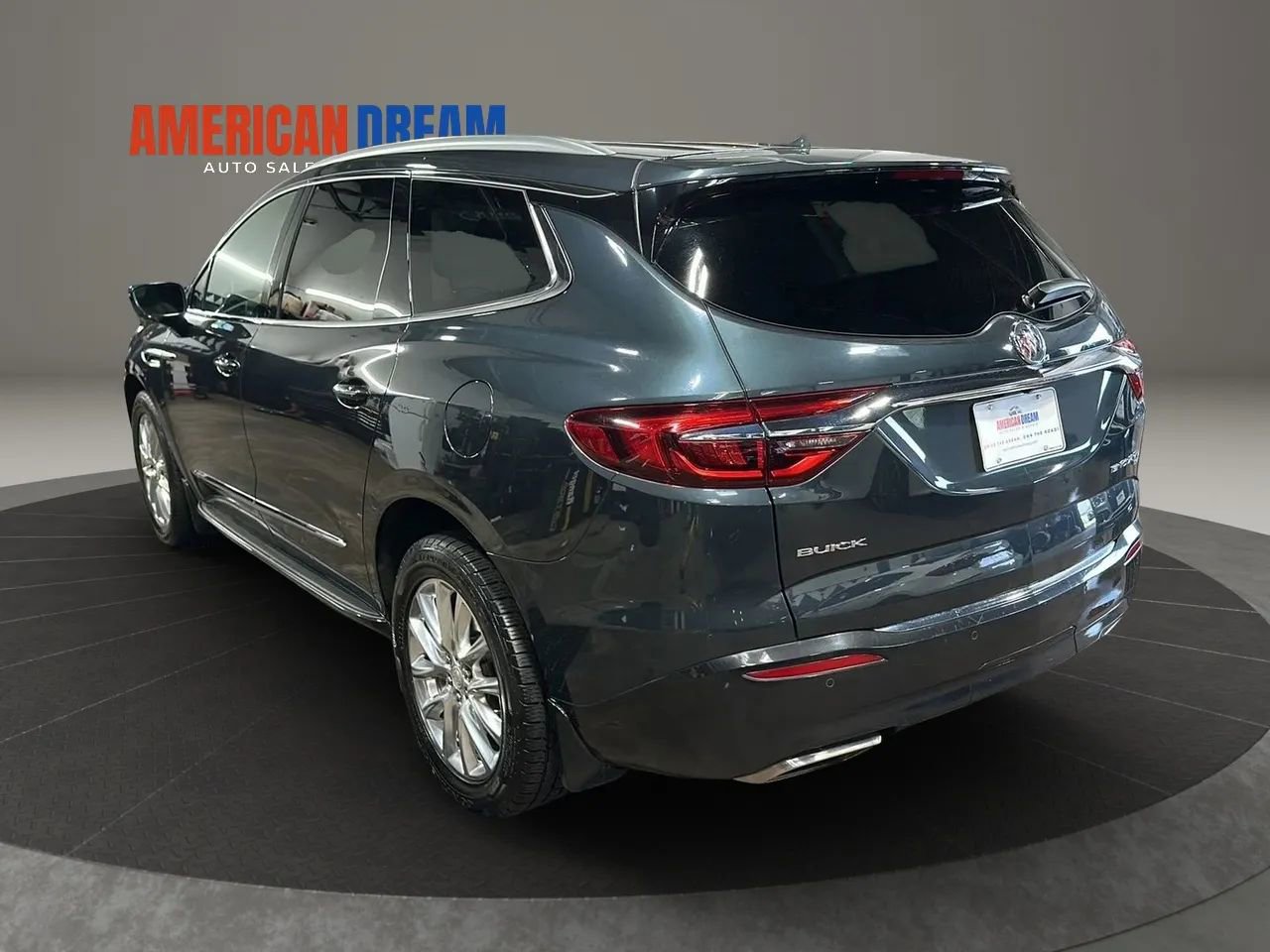 Used 2018 Buick Enclave Premium w/ Experience Buick Package AWD/4WD image 3