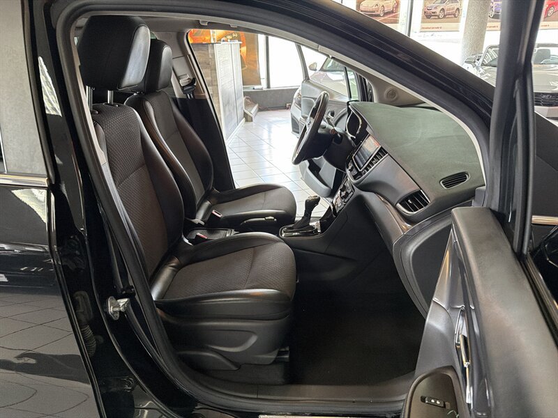 Used 2021 Buick Encore Preferred w/ Safety Package II FWD image 18