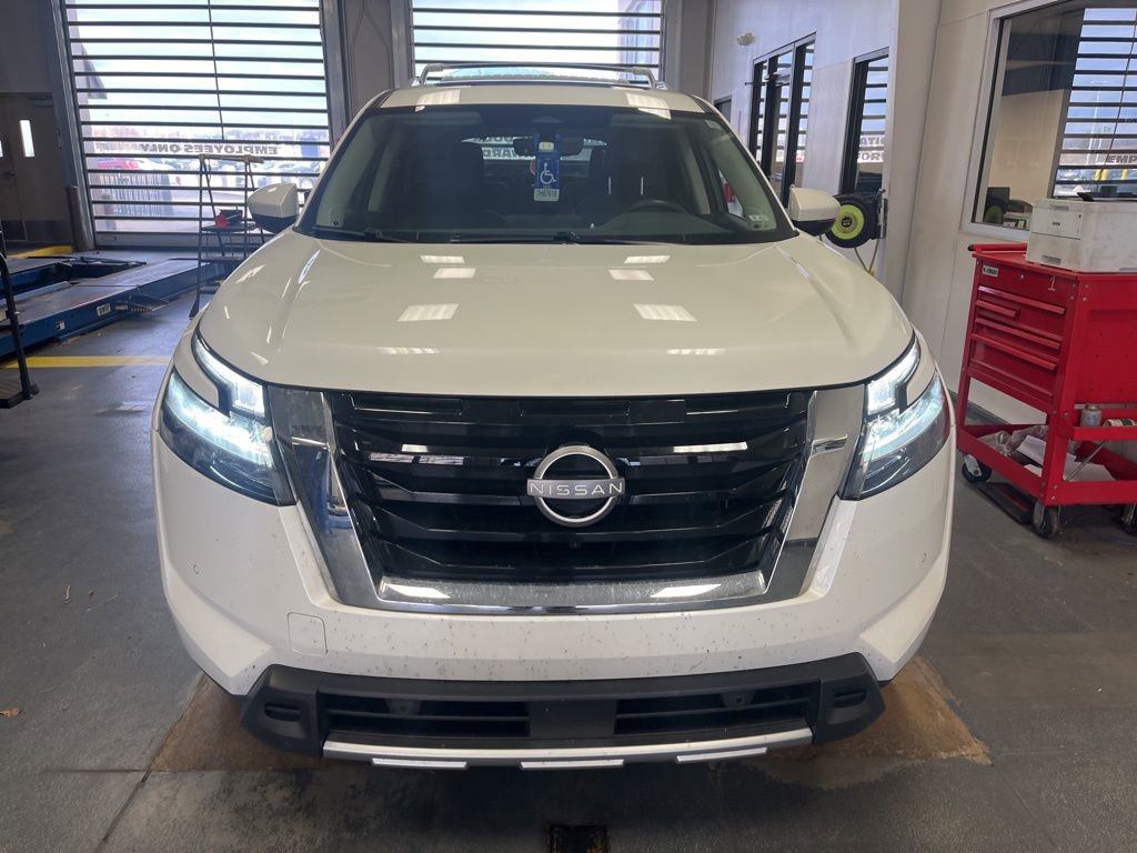 Used 2024 Nissan Pathfinder SL w/ SL Premium Package image 10