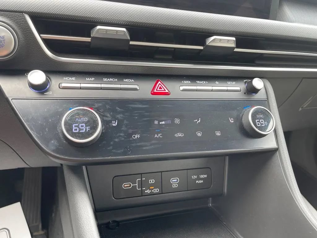 Used 2025 Hyundai Sonata SEL FWD image 27