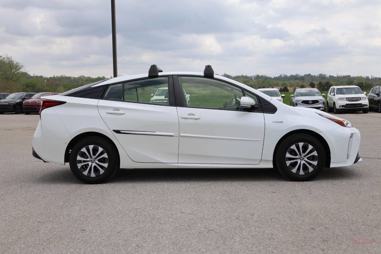 Used 2019 Toyota Prius LE AWD/4WD image 7