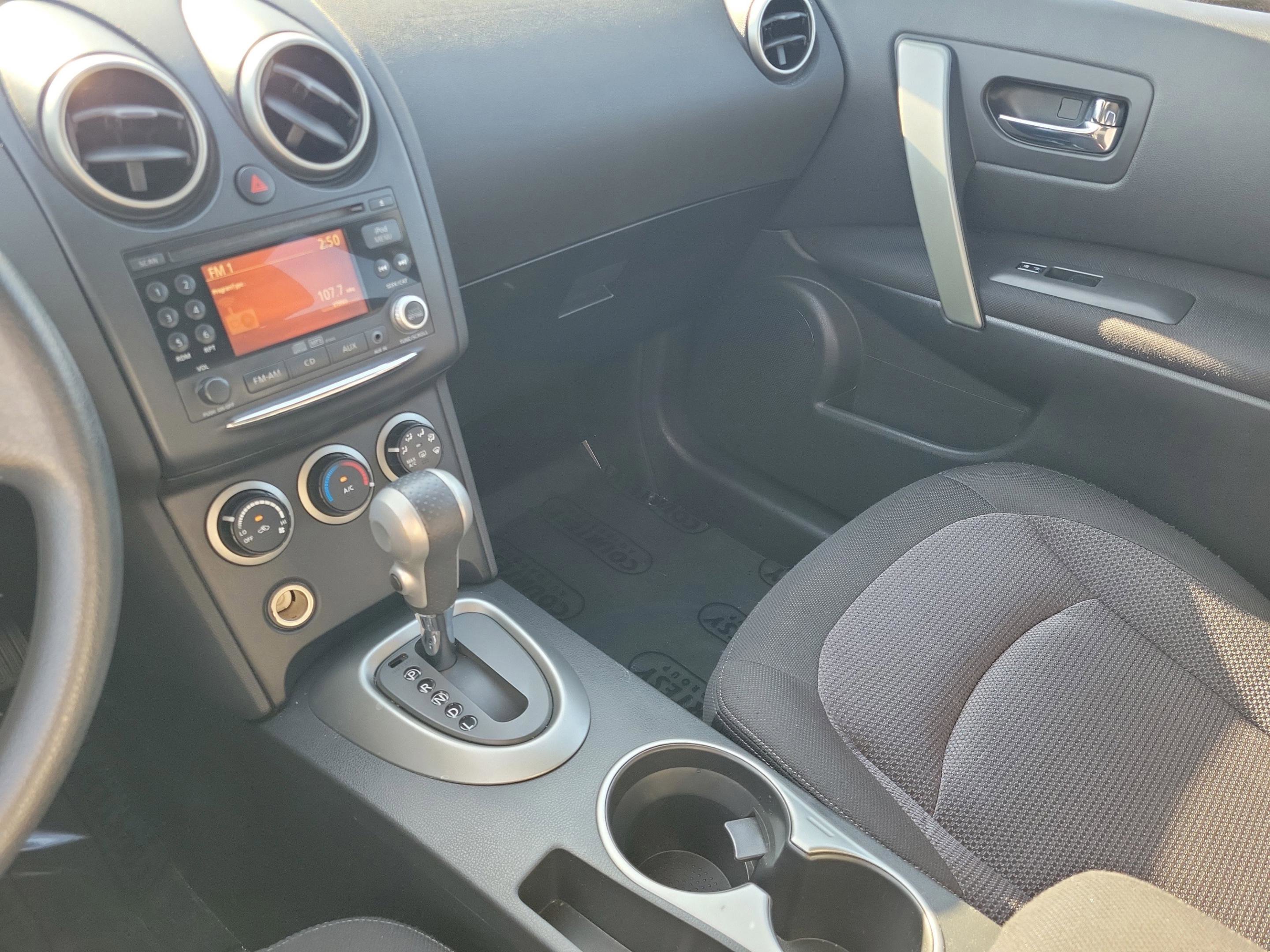 Used 2011 Nissan Rogue SV image 28