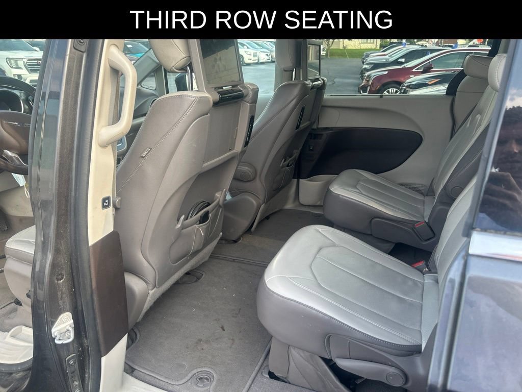 Used 2017 Chrysler Pacifica Touring-L Plus FWD image 17