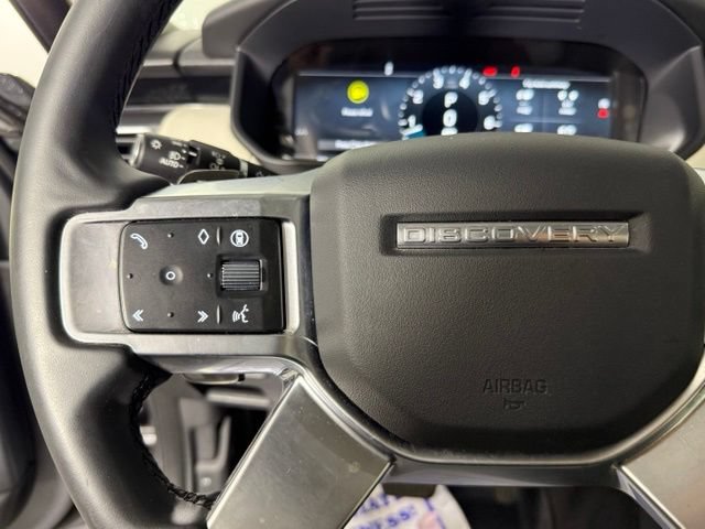 Used 2025 Land Rover Discovery S AWD/4WD image 18