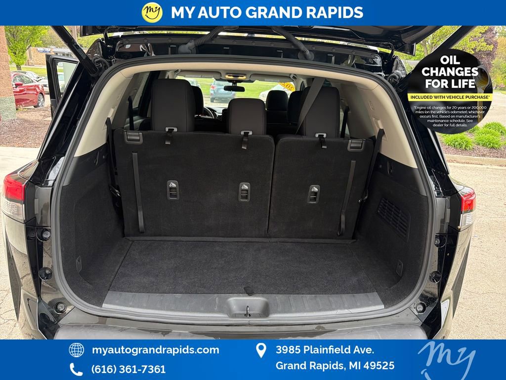 Used 2025 Nissan Pathfinder SV AWD/4WD image 28