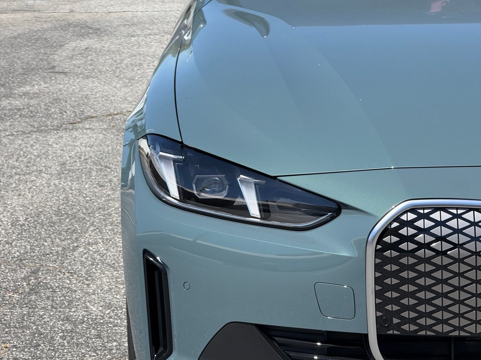 New 2026 BMW i4 eDrive40 RWD image 13