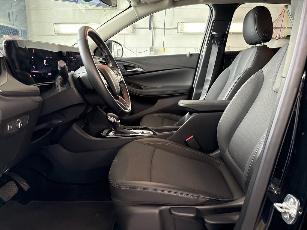 Used 2025 Buick Encore GX Preferred FWD image 13